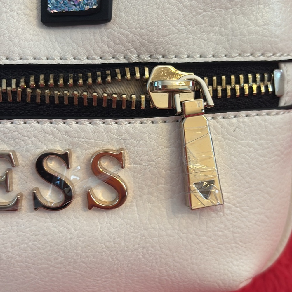 GUESS Mini Backpack NWT - Picture 4 of 13